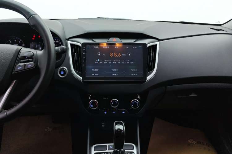 Used Hyundai ix25 2017 1.6L Automatic Smart Version Audio And AC Panel