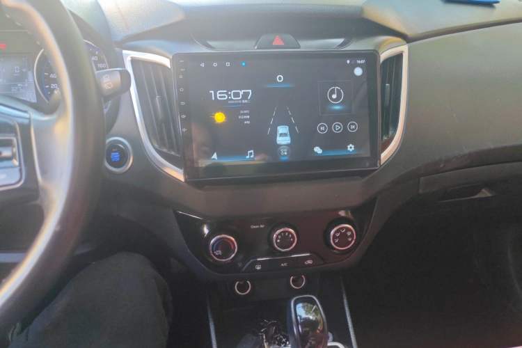 Used Hyundai ix25 2017 1.6L Automatic Smart Version Audio And AC Panel