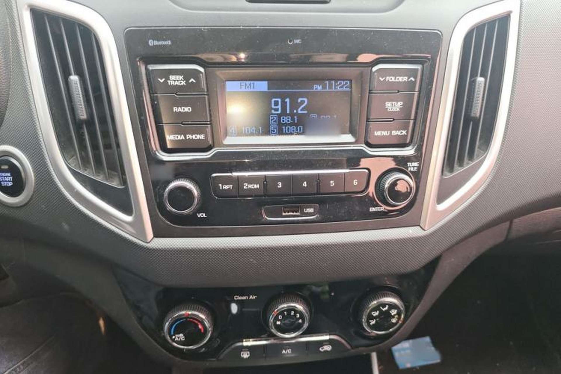 Used Hyundai ix25 2017 1.6L Automatic Smart Version Audio And AC Panel