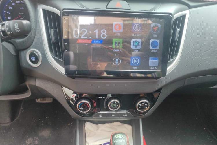 Used Hyundai ix25 2017 1.6L Automatic Smart Version Audio And AC Panel