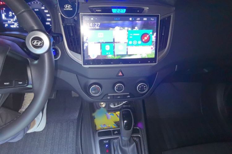 Used Hyundai ix25 2017 1.6L Automatic Smart Version Audio And AC Panel