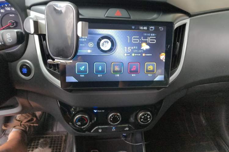 Used Hyundai ix25 2017 1.6L Automatic Smart Version Audio And AC Panel