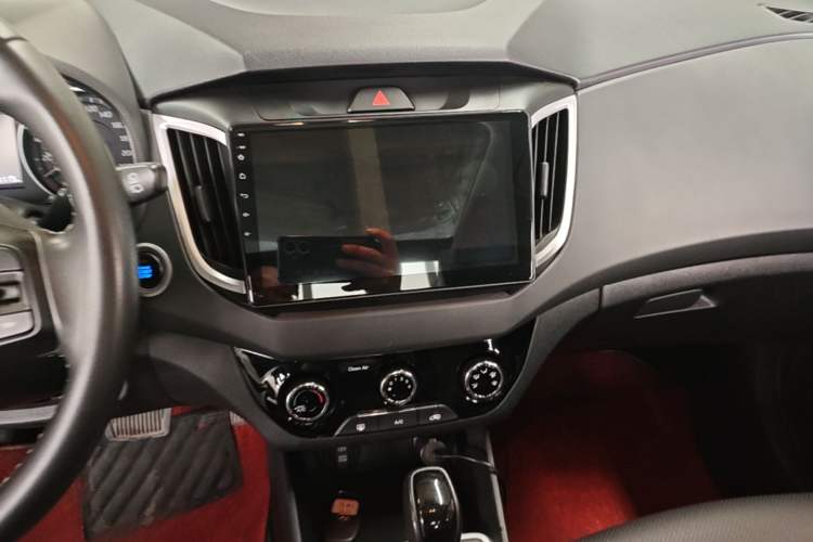 Used Hyundai ix25 2017 1.6L Automatic Smart Version Audio And AC Panel