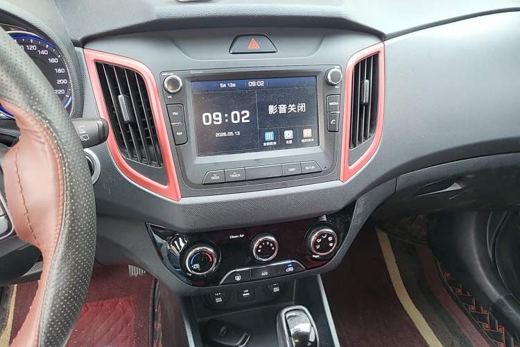 Used Hyundai ix25 2017 1.4T Automatic Smart Version Audio And AC Panel
