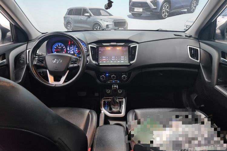 Used Hyundai ix25 2017 1.6L Automatic Smart Version Center Console