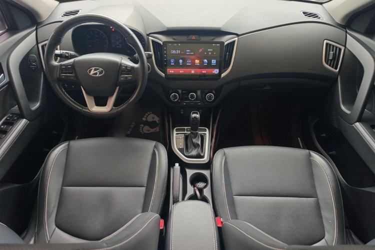 Used Hyundai ix25 2017 1.6L Automatic Smart Version Center Console