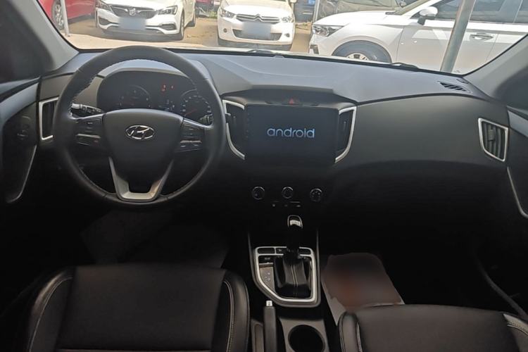 Used Hyundai ix25 2017 1.6L Automatic Smart Version Center Console