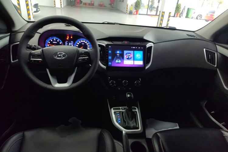 Used Hyundai ix25 2017 1.6L Automatic Smart Version Center Console