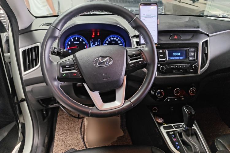 Used Hyundai ix25 2017 1.6L Automatic Smart Version Center Console