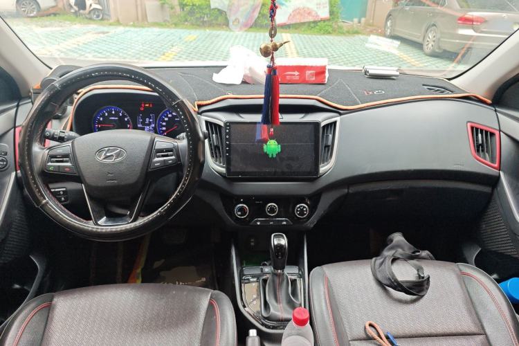 Used Hyundai ix25 2017 1.6L Automatic Smart Version Center Console