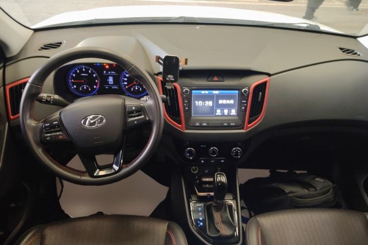Used Hyundai ix25 2017 1.4T Automatic Smart Version Center Console