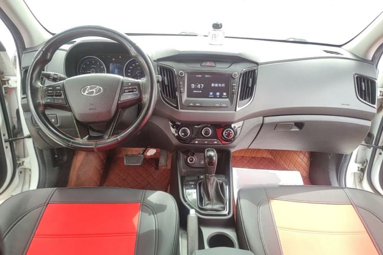 Used Hyundai ix25 2017 1.4T Automatic Smart Version Center Console