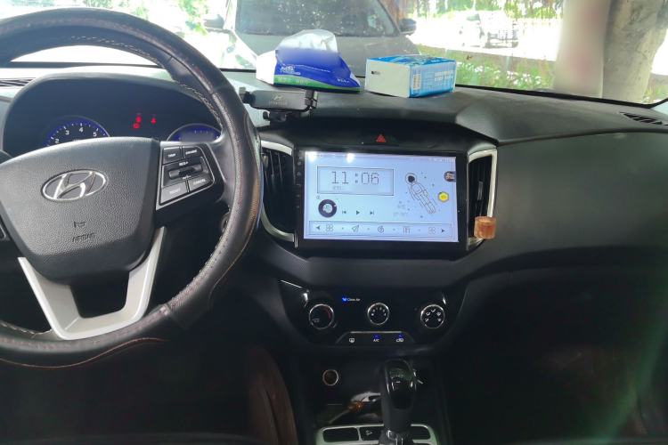 Used Hyundai ix25 2017 1.6L Automatic Smart Version Center Console