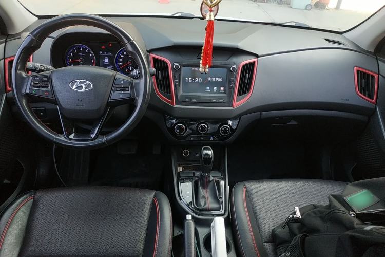 Used Hyundai ix25 2017 1.4T Automatic Smart Version Center Console