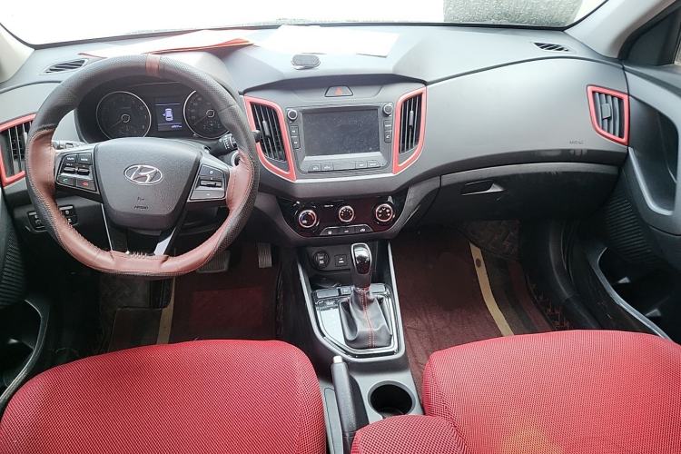 Used Hyundai ix25 2017 1.4T Automatic Smart Version Center Console