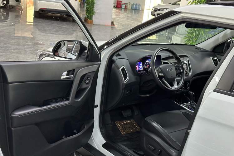 Used Hyundai ix25 2017 1.6L Automatic Smart Version Driver Seat