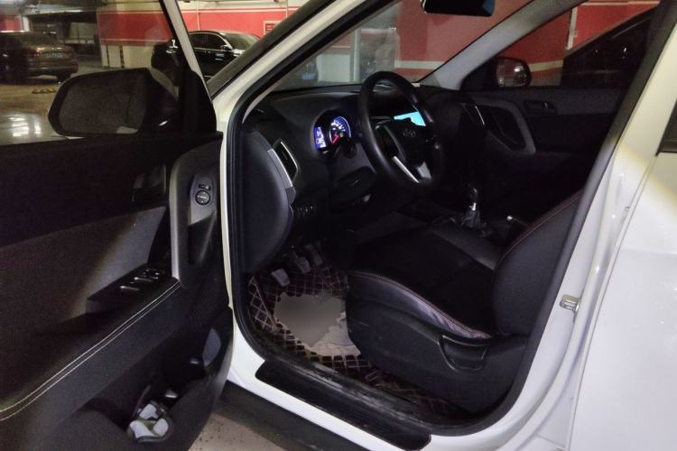 Used Hyundai ix25 2017 1.6L Manual Fashion Model Driver Seat