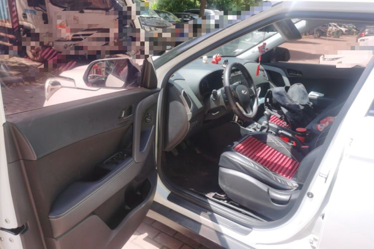 Used Hyundai ix25 2017 1.6L Manual Fashion Model Driver Seat