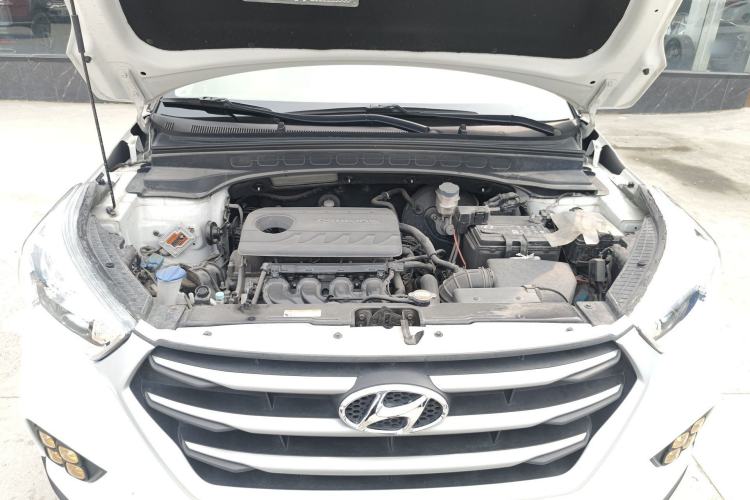 Used Hyundai ix25 2017 1.6L Manual Fashion Model Engine Bay
