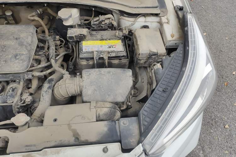 Used Hyundai ix25 2017 1.6L Manual Fashion Model Engine Bay Left