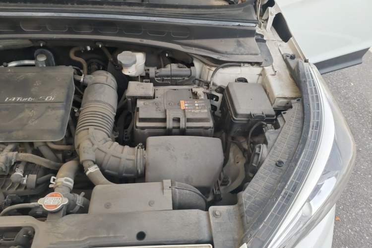 Used Hyundai ix25 2017 1.4T Automatic Smart Version Engine Bay Left