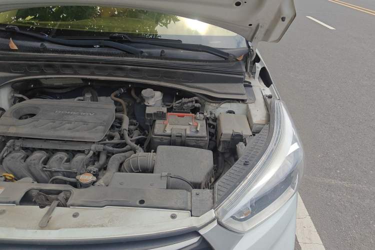 Used Hyundai ix25 2017 1.6L Manual Fashion Model Engine Bay Left