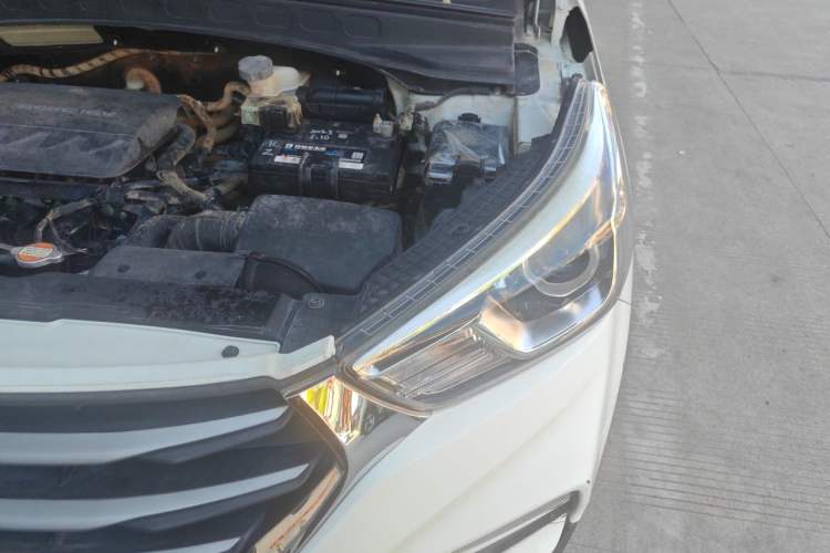 Used Hyundai ix25 2017 1.6L Automatic Smart Version Engine Bay Left