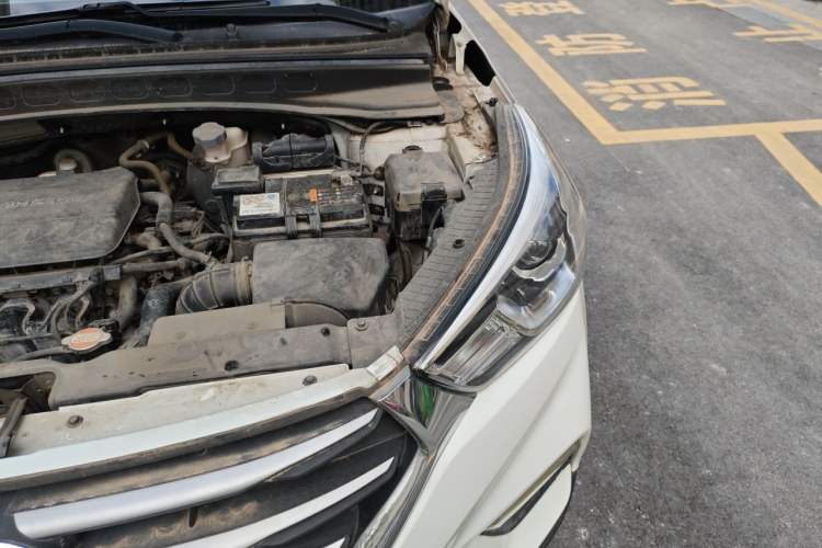 Used Hyundai ix25 2017 1.6L Automatic Smart Version Engine Bay Left