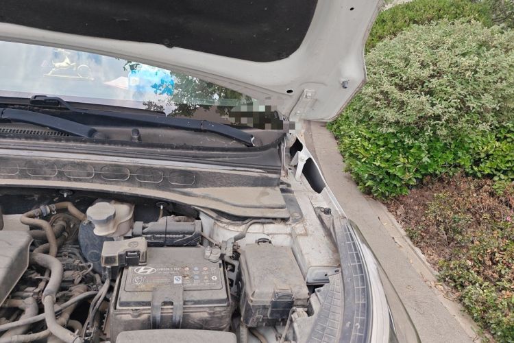 Used Hyundai ix25 2017 1.6L Automatic Smart Version Engine Bay Left