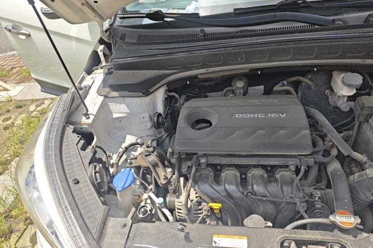 Used Hyundai ix25 2017 1.6L Automatic Smart Version Engine Bay Right