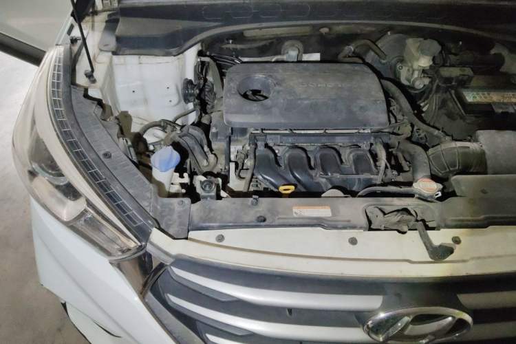 Used Hyundai ix25 2017 1.6L Automatic Smart Version Engine Bay Right