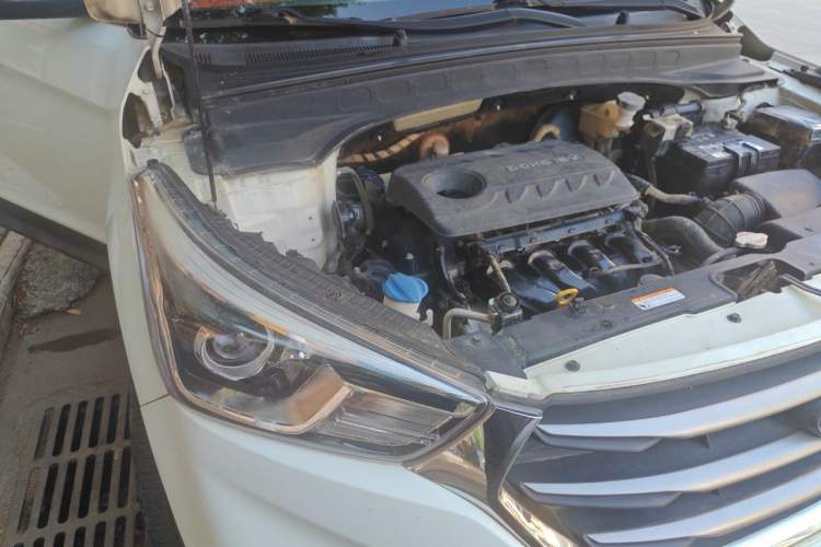 Used Hyundai ix25 2017 1.6L Automatic Smart Version Engine Bay Right