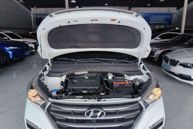 Used Hyundai ix25 2017 1.6L Automatic Smart Version Engine Bay