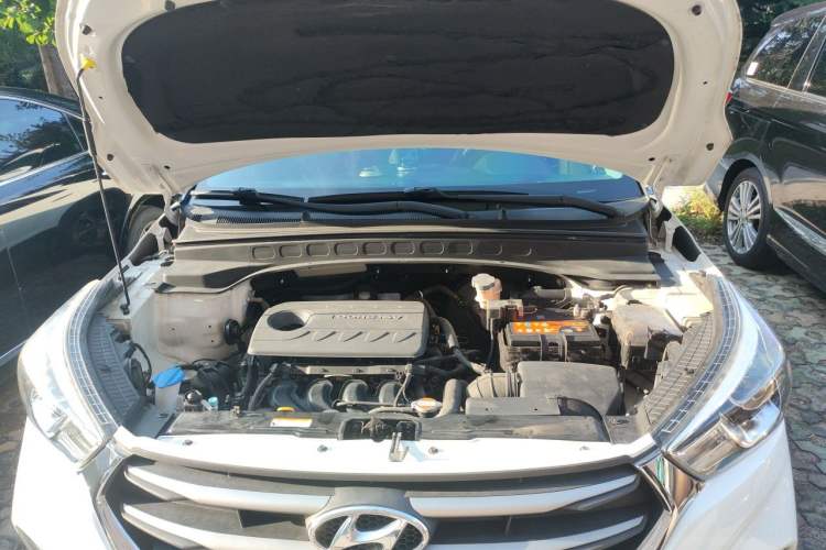Used Hyundai ix25 2017 1.6L Automatic Smart Version Engine Bay