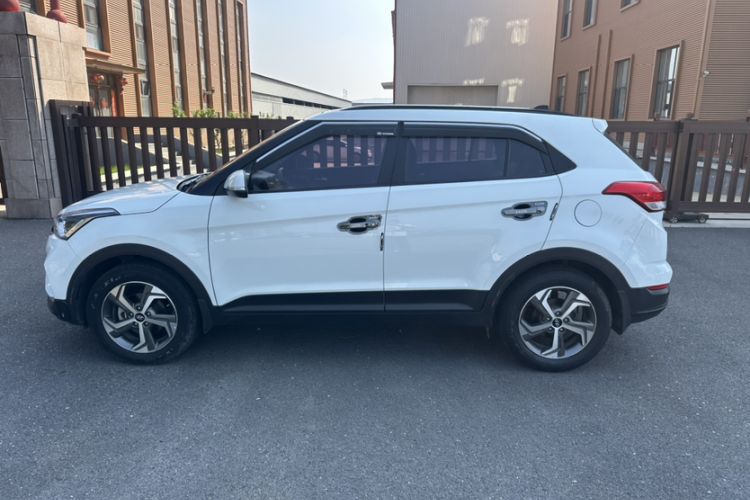 Used Hyundai ix25 2017 1.6L Automatic Smart Version Exterior 10