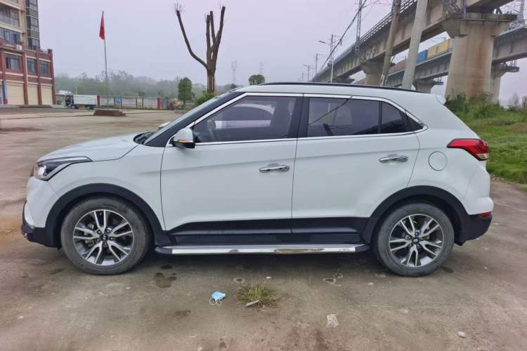 Used Hyundai ix25 2017 1.4T Automatic Smart Version Exterior 2