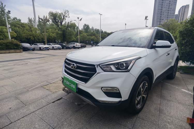 Used Hyundai ix25 2017 1.6L Automatic Smart Version Exterior 2