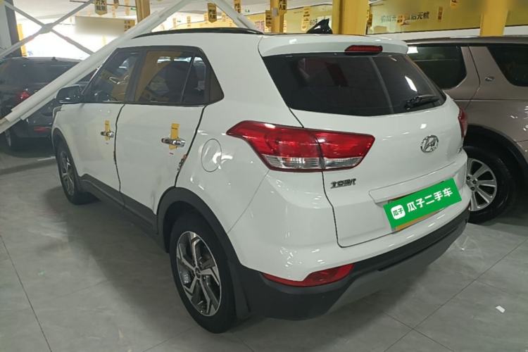 Used Hyundai ix25 2017 1.6L Automatic Smart Version Exterior 2