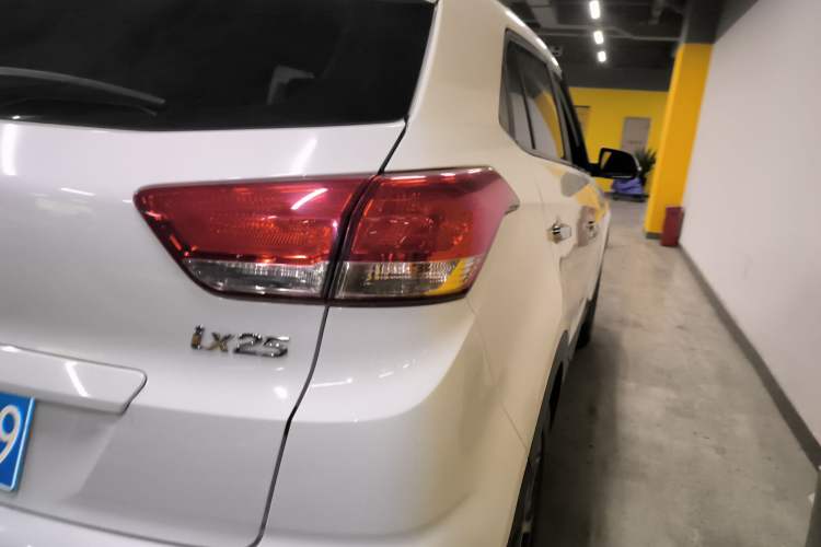 Used Hyundai ix25 2017 1.6L Automatic Smart Version Exterior 3