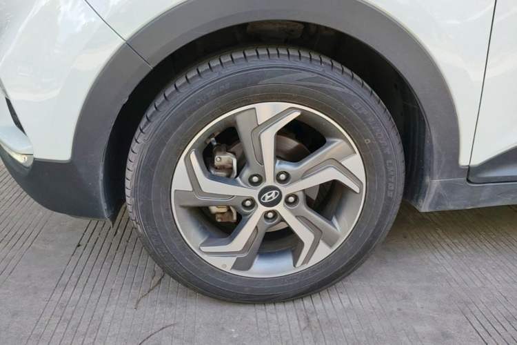 Used Hyundai ix25 2017 1.6L Automatic Smart Version Exterior 4
