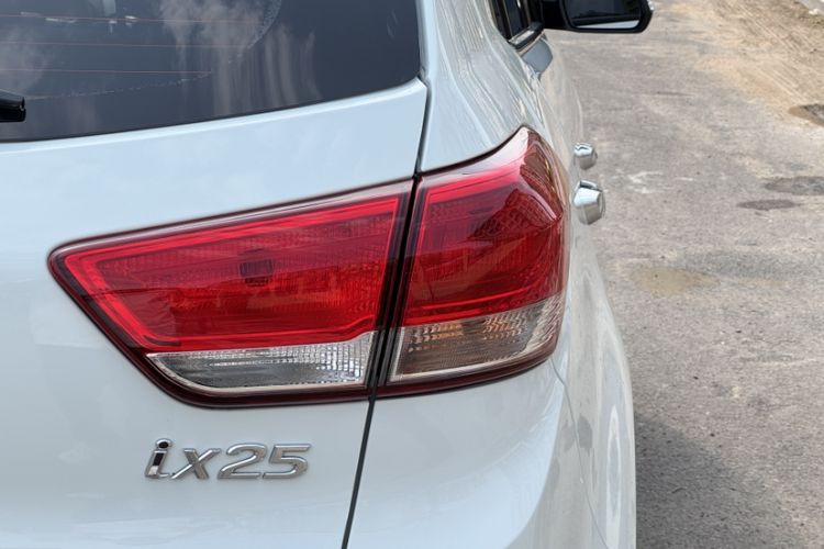 Used Hyundai ix25 2017 1.6L Automatic Smart Version Exterior 5