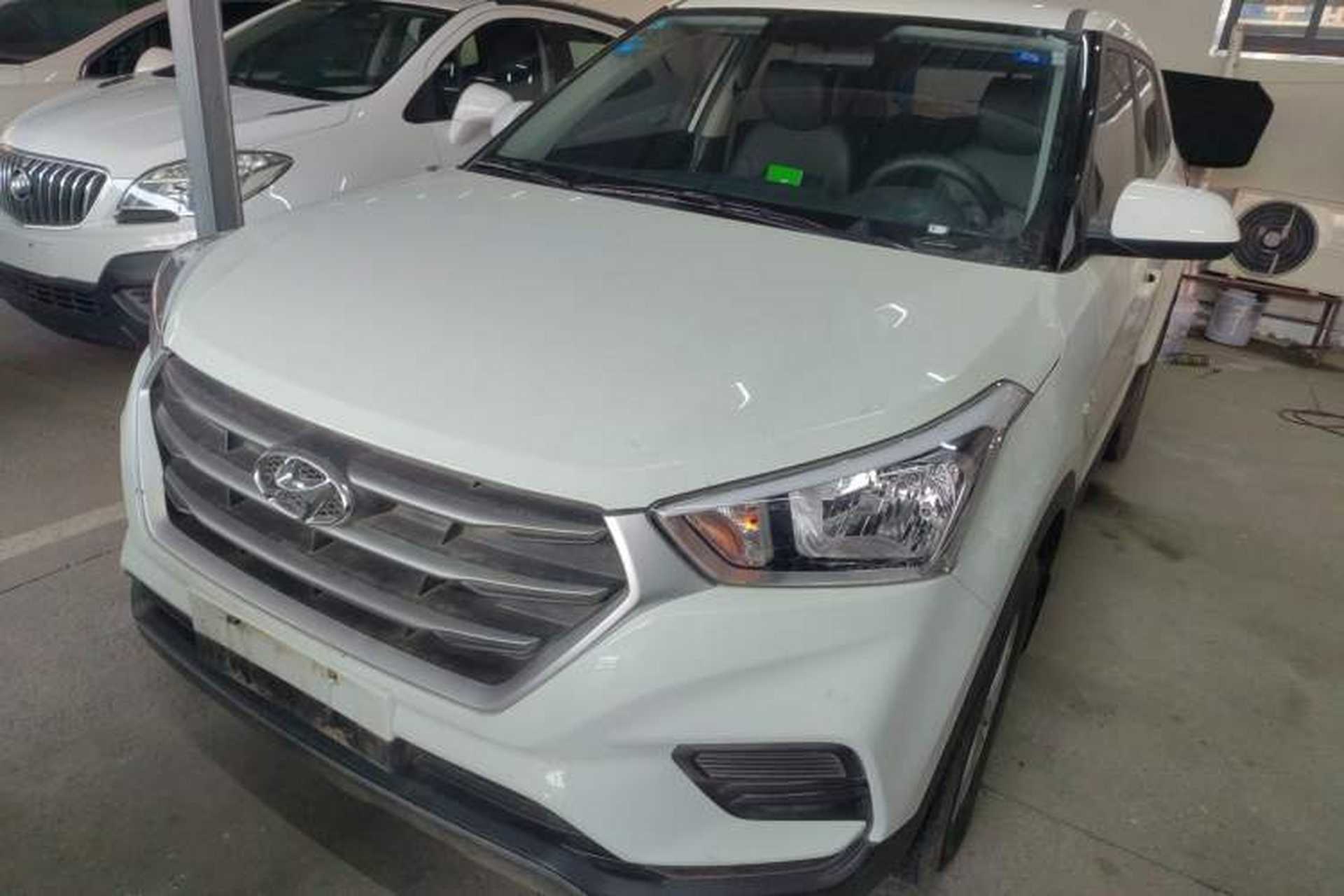 Used Hyundai ix25 2017 1.6L Manual Fashion Model Front Left 45 Deg
