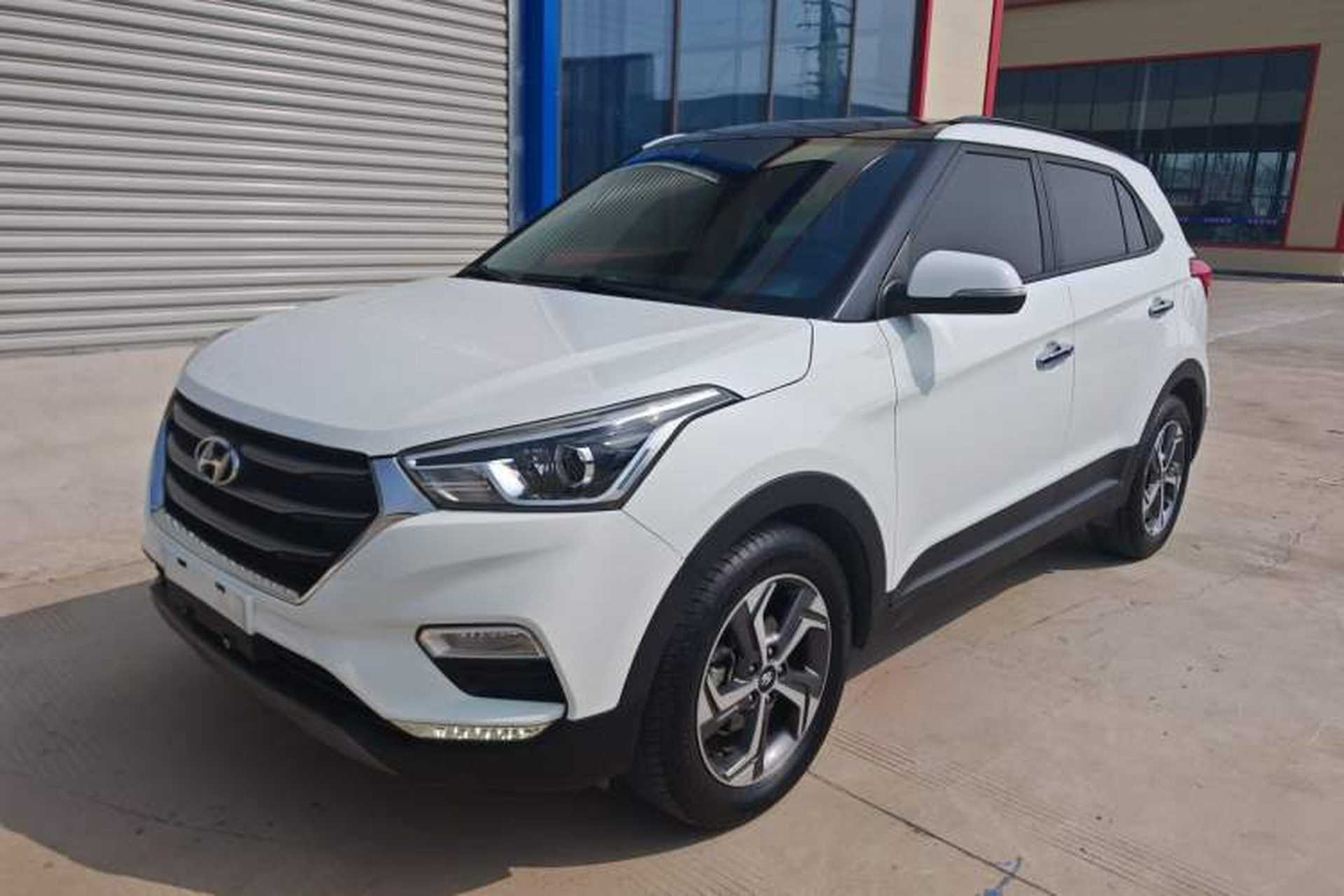 Used Hyundai ix25 2017 1.6L Automatic Smart Version Front Left 45 Deg