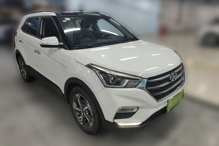 Used Hyundai ix25 2017 1.6L Automatic Smart Version Front Right 45 Deg