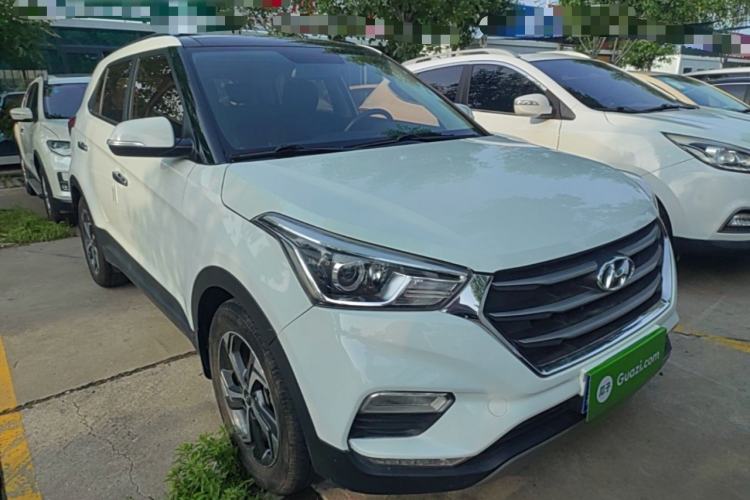 Used Hyundai ix25 2017 1.6L Automatic Smart Version Front Right 45 Deg