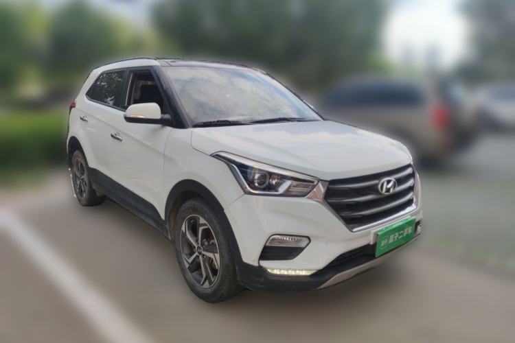 Used Hyundai ix25 2017 1.6L Automatic Smart Version Front Right 45 Deg