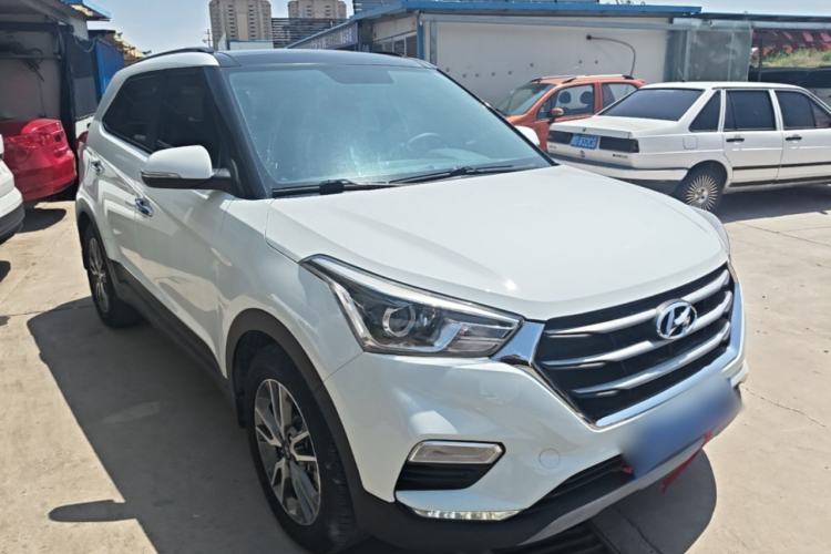 Used Hyundai ix25 2017 1.4T Automatic Smart Version Front Right 45 Deg