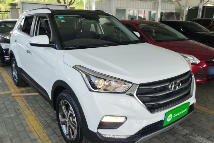 Used Hyundai ix25 2017 1.6L Automatic Smart Version Front Right 45 Deg