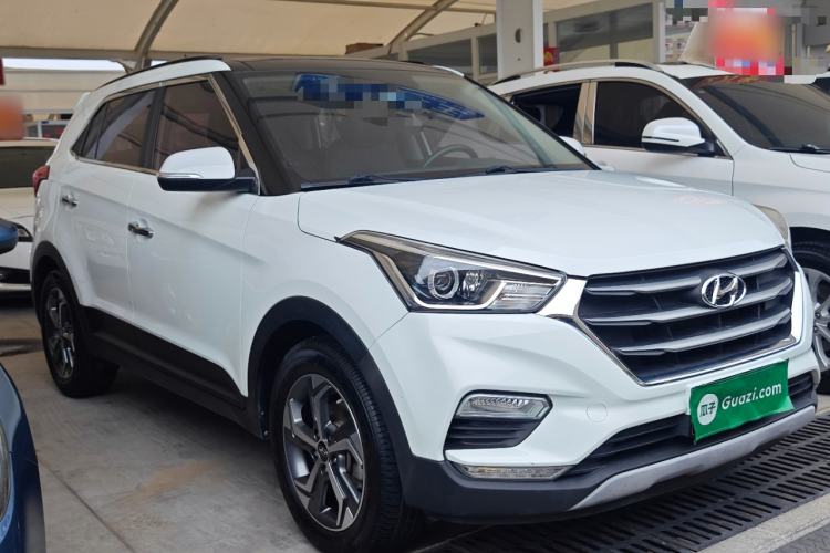 Used Hyundai ix25 2017 1.6L Automatic Smart Version Front Right 45 Deg