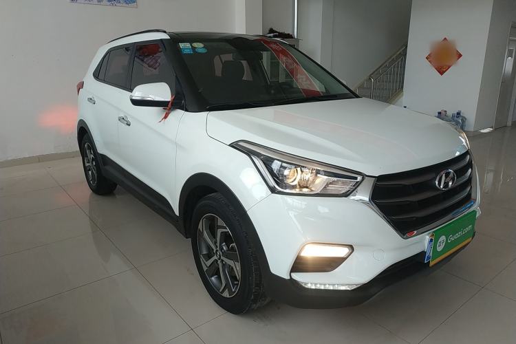 Used Hyundai ix25 2017 1.6L Automatic Smart Version Front Right 45 Deg